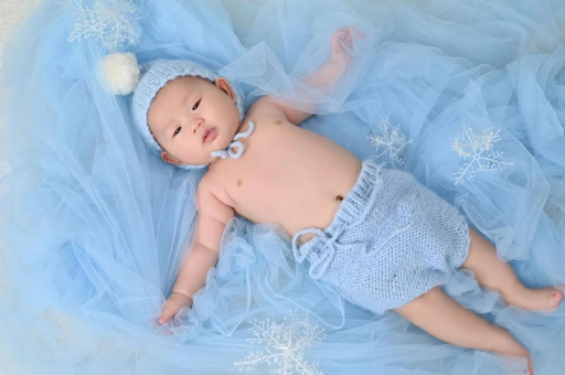 兴化宝宝侧翻太早的原因